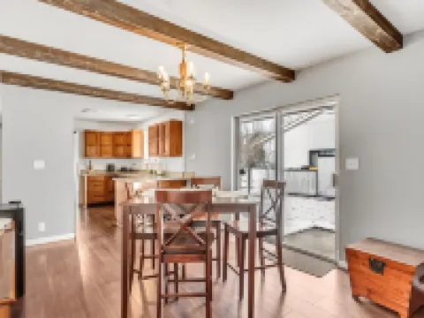 Large Room Near Uvu & BYU Hotel di Orem