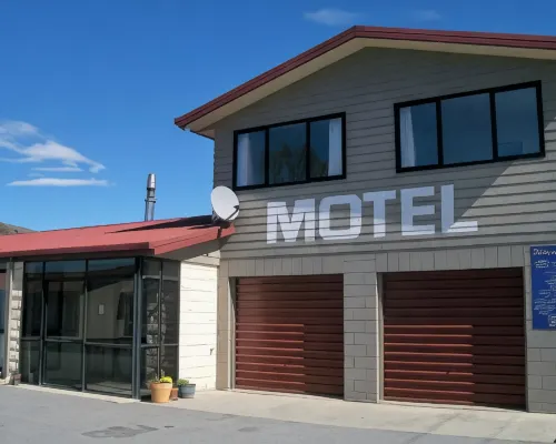 Sierra Motel and Apartments Hotels in Omarama