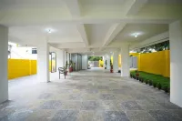 Yellow Bells Studios And Suites - Apartments