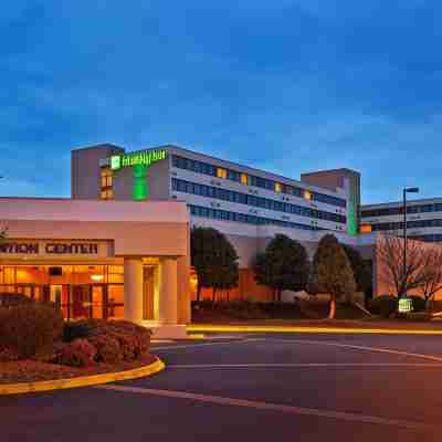 Holiday Inn Johnson City Hotel Exterior