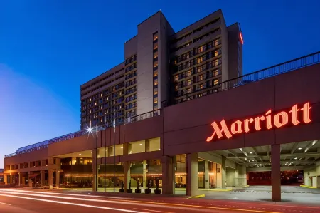 Charleston Marriott Town Center Отели в г. Чарльстон