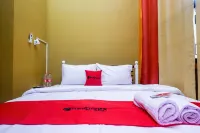 RedDoorz Syariah Near Exit Toll Ngemplak Solo Hotels in Colomadu