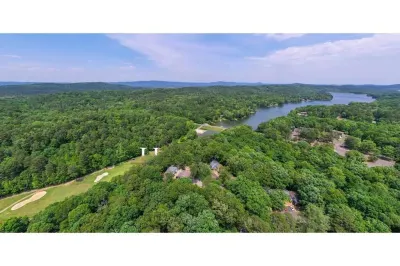 Pools: Outdoor-Seasonal, Creek & Golf View, Walk 2 Fishing Lake, Deck, Pooltable