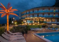 Hotel Caribe - Garda Lake Collection - Pool