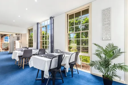 Comfort Inn Greensborough Отели рядом с достопримечательностью «Парк Элтем Лоуэр»