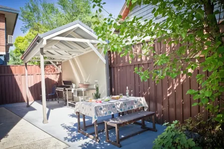 Narellan Motor Inn Отели в г. Spring Farm