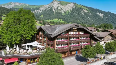 Hotel Kreuz Lenk Hotel in zona Iffigenalp