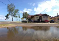 Semarak Beach Inn Hotel in zona Tanjung Jara Beach