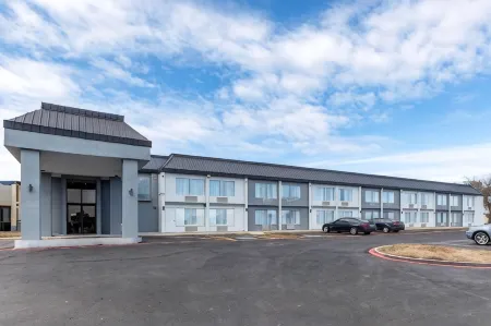 Quality Inn & Suites Sulphur Springs