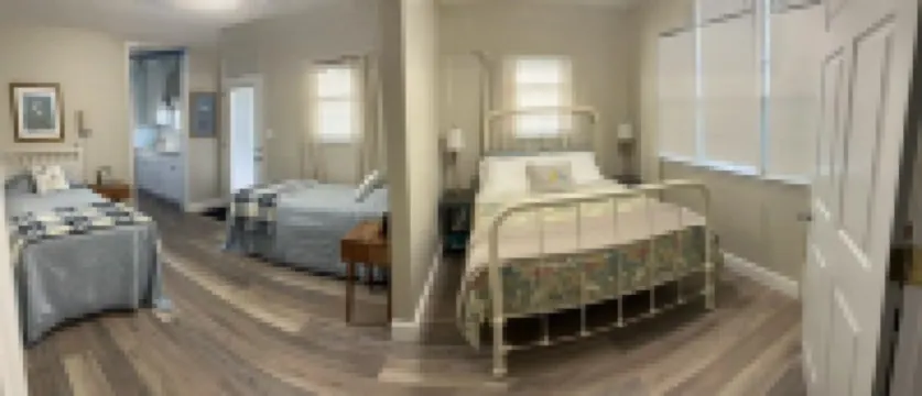 Walk to Uptown Shelby!  Earl Scruggs Center and Don Gibson Theatre! Lovely!