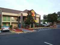 Super 8 by Wyndham Stafford Hotels in Griffis-Widewater