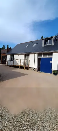 En Bord de Mer, Appartement au 1er Étage Avec Terrasse Spacieuse Отели рядом с достопримечательностью «Gulf of Morbihan»