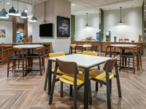 Fairfield Inn & Suites Kansas City North/Gladstone Hotels in Clay County