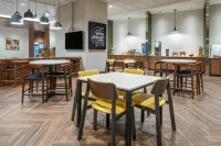 Fairfield Inn & Suites Kansas City North/Gladstone Hotels in Chouteau Township