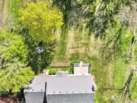 6 Kings Ping-Pong Gazebo! Hotels in Northbrook