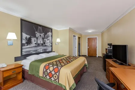 Super 8 by Wyndham Los Angeles Downtown Отели рядом с достопримечательностью «USC Stevens Neuroimaging and Informatics Institute»