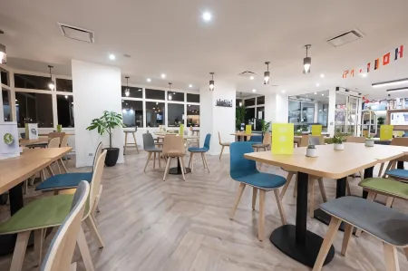 Holiday Inn Calais Отели рядом с достопримечательностью «Calais Lighthouse»