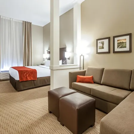 Comfort Suites Marietta-Parkersburg