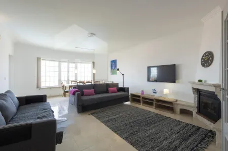 Ocean Apartment by Acasadascasas Отели рядом с достопримечательностью «Ermida de São Sebastião»