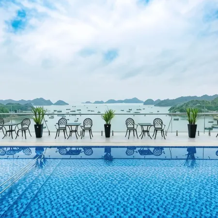 Cat ba Paradise Hotel - Sky Bar & Massage