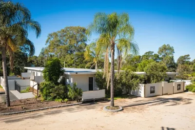 Top of the Lake Holiday Units Hotels in Pambula