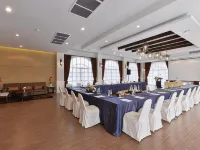 Le Monte Khao Yai Hotels near Scenical World