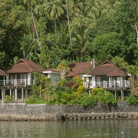 Solitude Lembeh Resort Отели в г. Битунг