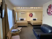 755 Regal Court Motel Hotels in 