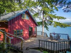 Salish Sunset Cabin/Oceanfront in Private Forest