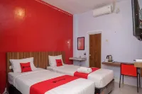 RedDoorz at Pondok Eyang Obi Sleman فنادق في Sleman