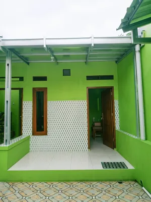 Abyasri Homestay (Khusus Wanita) Hotel dekat GKJ Jatibarang - Brebes Central Java