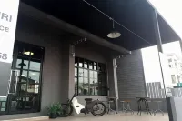 騎士臥房青年旅館和咖啡館