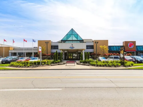 Americana Waterpark Resort & Spa فنادق في Thorold