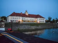 Restaurant Und Pension Alberthafen Hotels near Fair Dresden