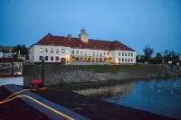 Restaurant Und Pension Alberthafen - Homestays