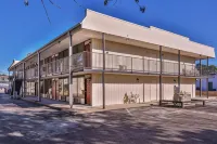 Candlewick Inn and Suites