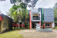 RedDoorz at Wale Christian Minahasa Utara Hotel dekat Pantai Lilang