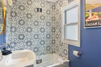 100 Steps to Lake Michigan Beach, Private Paved Courtyard, Gas Fire Pit.