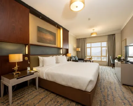 SAJA By Warwick Madinah Hotel メディナのホテル