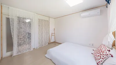 Daebudo (Yeongheungdo) Lovely Pet 108 Dog Pension Hotels near Seonjaedo