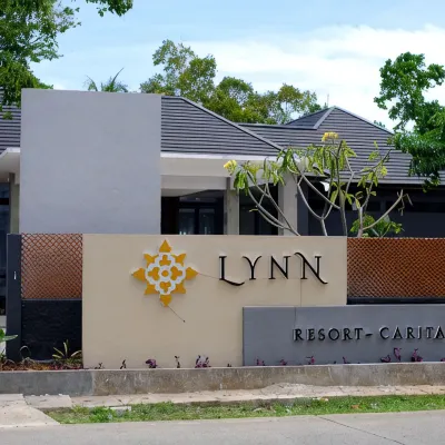 Lynn Resort Carita Hotels near Penginapan Carita