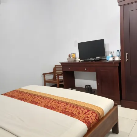Ilhami Hotel Nglegok Отели в г. Blitar Regency