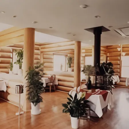 Petit Hotel C'Est Bon