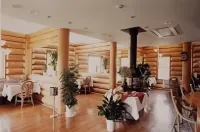 Petit Hotel C'Est Bon