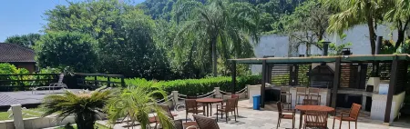 Juquehy Condominium, sea front 14, beach view. Отели в г. Juquei