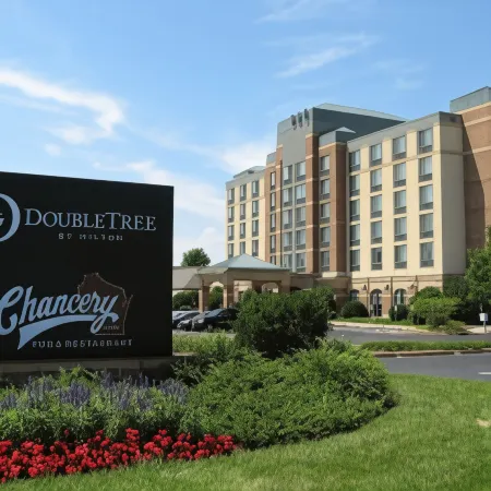 DoubleTree by Hilton Pleasant Prairie Kenosha Отели в г. Бристоль