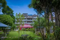 Hotel Crown Himalayas Các khách sạn ở 