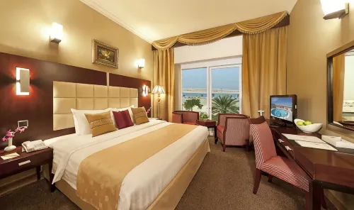Sun & Sands Sea View Hotel - View biển