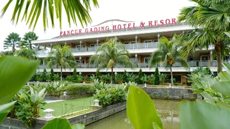 Pancur Gading Hotel & Resort Отели в г. Делисерданг