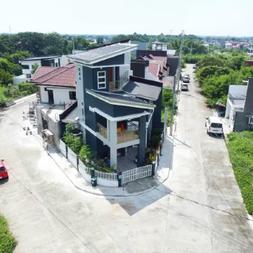 Luxurious Double Deluxe with WIFI near SM Lucena